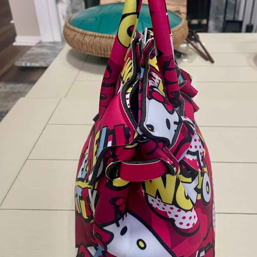 Adorable Hello Kitty Comic Strip Tote - Picture 3 of 4
